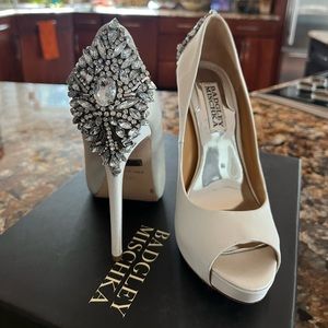 Kara Badgley Mischka Bridal Pump